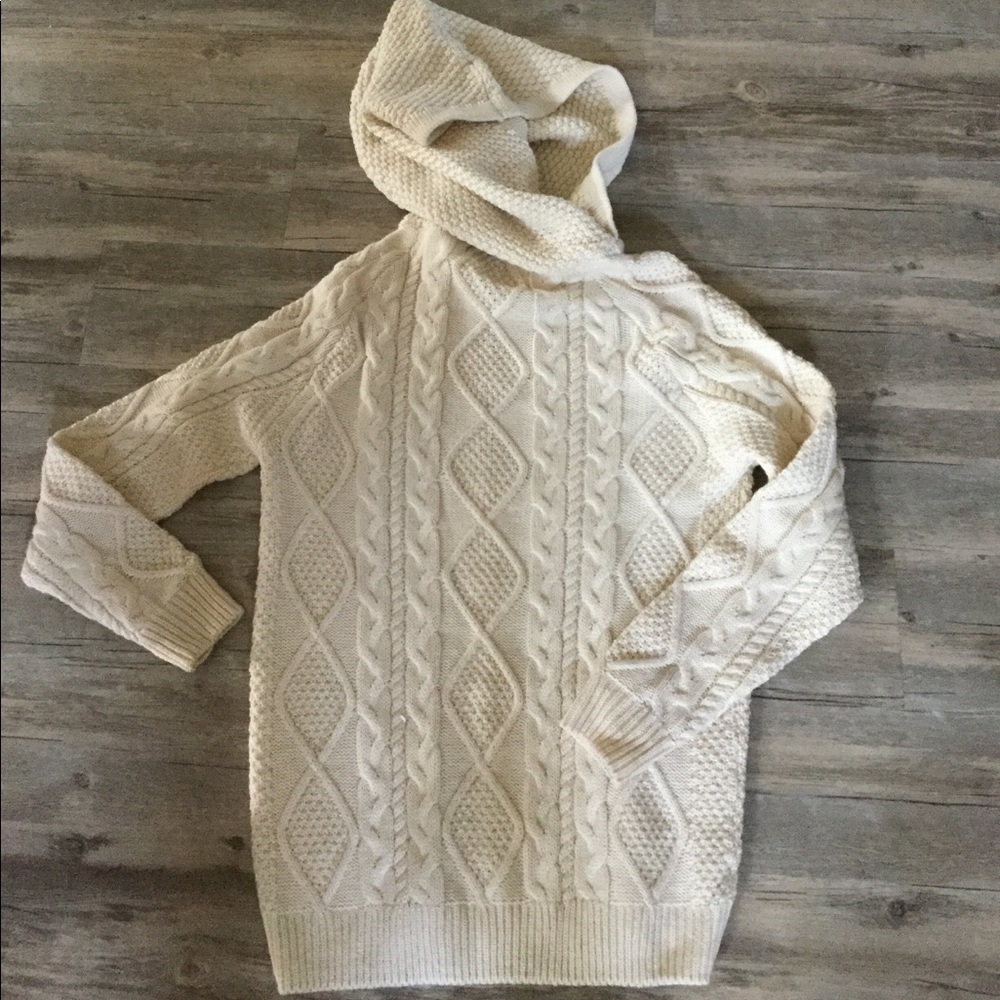 Hooded authentic wool sweater from Ireland